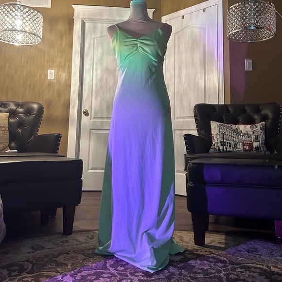 Light green formal dress, Summertime long dress, spaghetti straps - Picture 1 of 6
